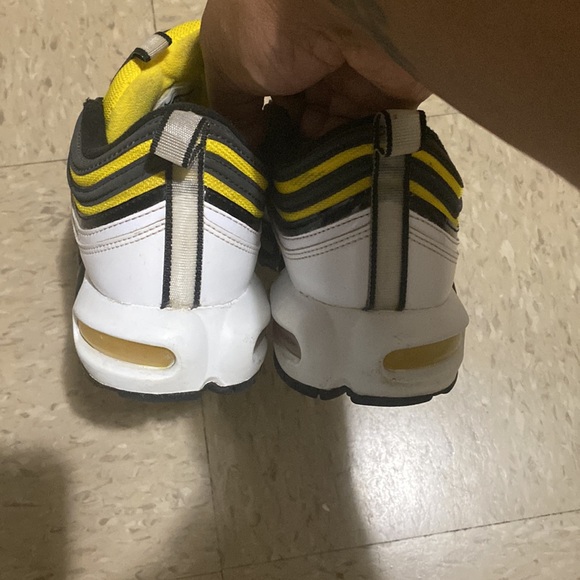 These are some men Nike air max. They are a size 10.5 - Picture 8 of 8